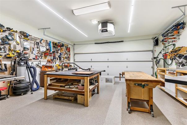 Garage, Interior