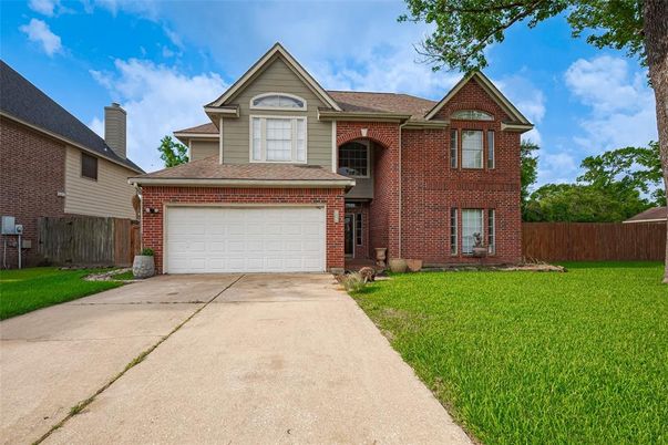 Attached, Exterior, Facade, Brick Facade, Brick Traditional
