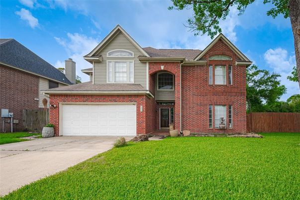 Attached, Exterior, Facade, Brick Facade, Brick Traditional