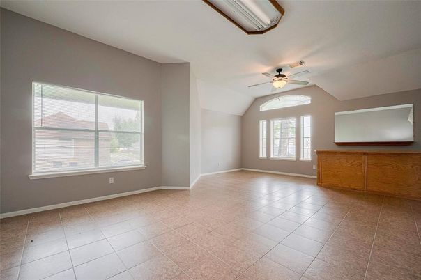 Empty room, Interior