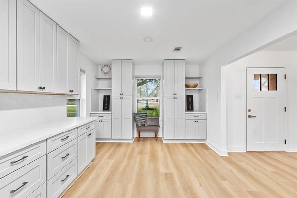 Interior, Recessed Lighting, Wood Texture Flooring
