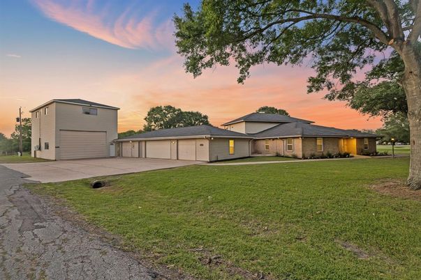 Backyard, Detached Garage, Exterior