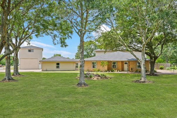 Backyard, Detached Garage, Exterior