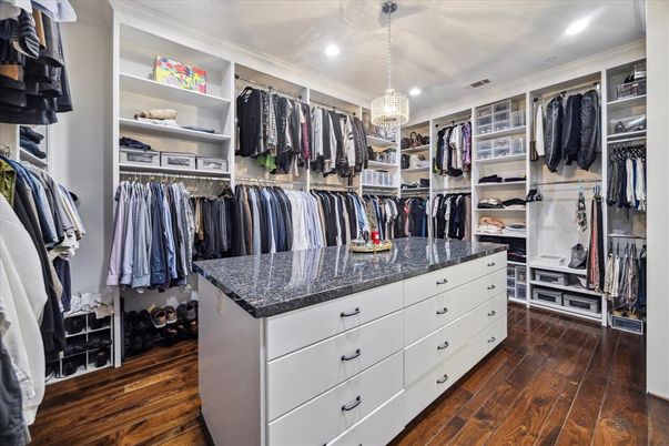 Interior, Pendant Lights, Recessed Lighting, Walk-in Closets, Wood Texture Flooring