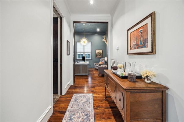 Interior, Pendant Lights, Recessed Lighting, Wood Texture Flooring