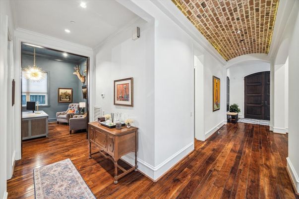 Interior, Pendant Lights, Recessed Lighting, Wood Texture Flooring