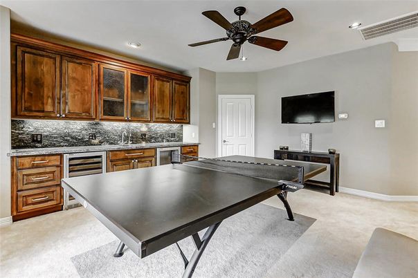 Game Room, Interior, Recessed Lighting