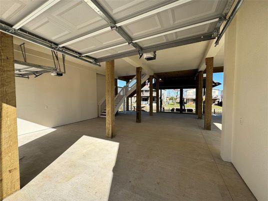 Garage, Interior
