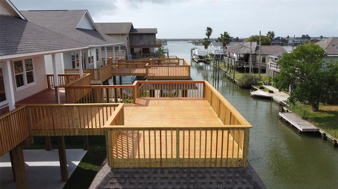 Exterior, Water