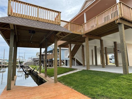 Exterior, Water