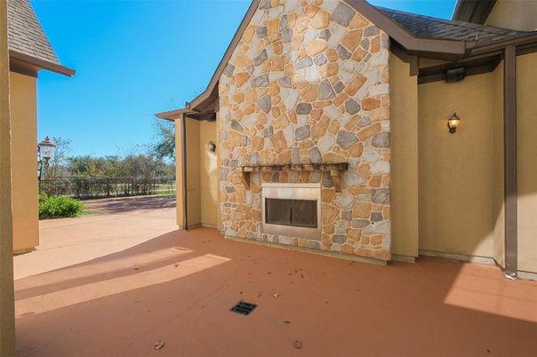 Exterior, Fireplace