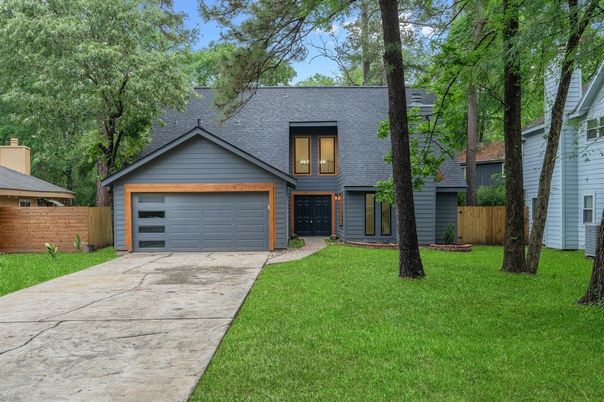 Attached, Exterior, Facade, Raised Ranch