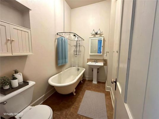 Bathroom, Free Standing Baths, Interior