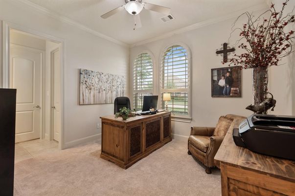 Home Office, Interior