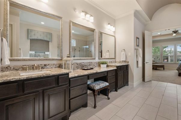 Bathroom, Dual Sink Vanities, Interior, Recessed Lighting