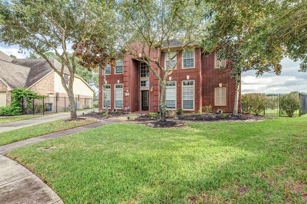 Backyard, Exterior, Facade, Brick Facade, Georgian