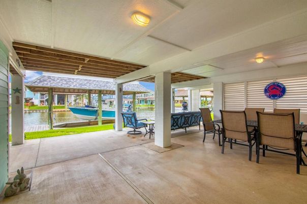 Dining room, Interior, Water