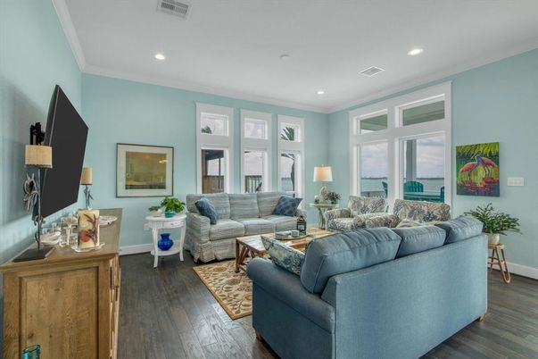 Interior, Living room, Recessed Lighting, Wood Texture Flooring
