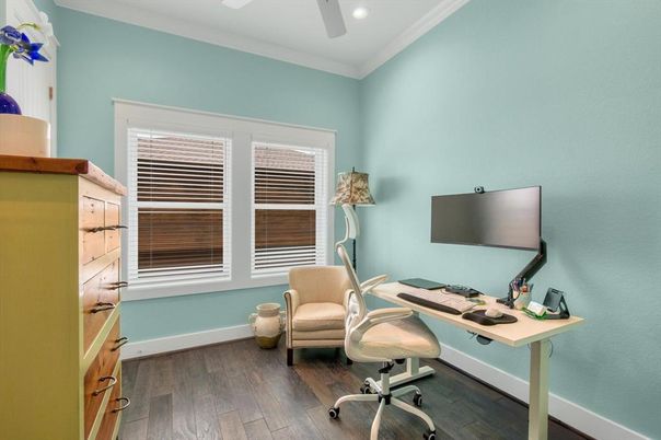Home Office, Interior, Recessed Lighting, Wood Texture Flooring