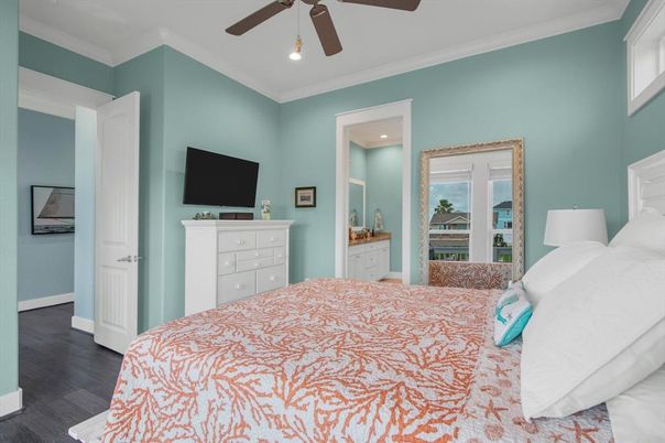 Bedroom, Interior, Recessed Lighting, Wood Texture Flooring