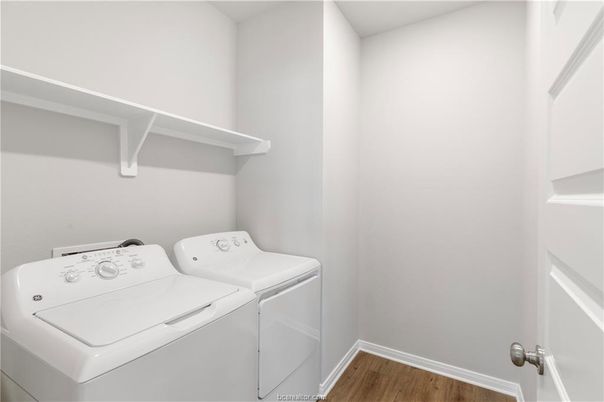 Interior, Washer, Wood Texture Flooring