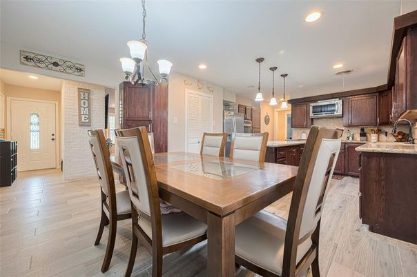 Dining room, Interior, Kitchen, Pendant Lights, Recessed Lighting, Wood Texture Flooring