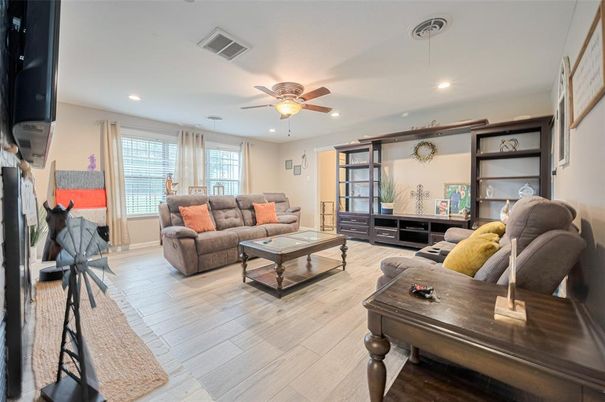 Interior, Living room, Recessed Lighting, Wood Texture Flooring
