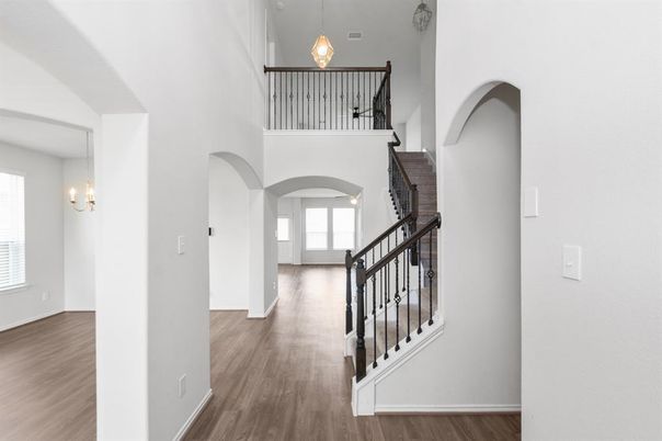 Interior, Pendant Lights, Wood Texture Flooring