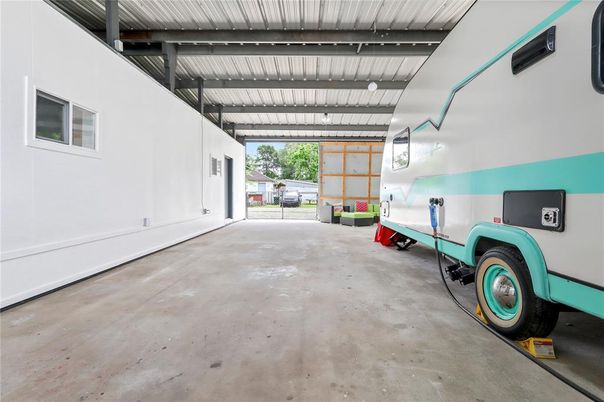Garage, Interior