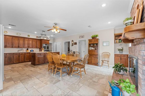 Dining room, Interior, Kitchen, Recessed Lighting