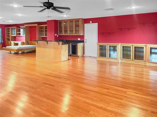 Interior, Recessed Lighting, Wood Texture Flooring