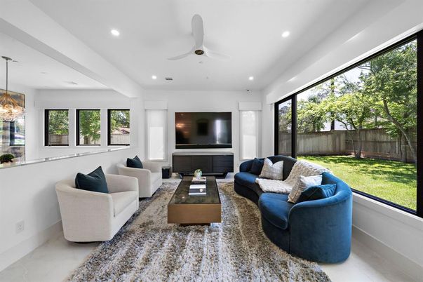 Interior, Living room, Pendant Lights, Recessed Lighting