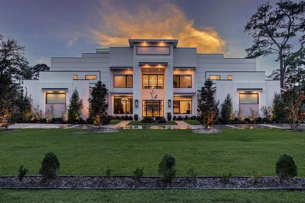 Attached, Backyard, Exterior, Facade, Modern
