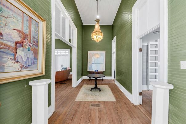 Interior, Pendant Lights, Wood Texture Flooring