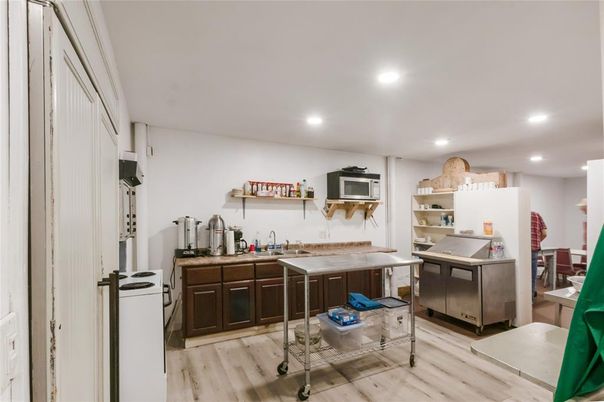 Interior, Recessed Lighting, Wood Texture Flooring