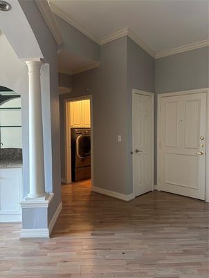 Interior, Utility Closets, Washer, Wood Texture Flooring