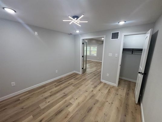 Empty room, Interior, Recessed Lighting, Wood Texture Flooring