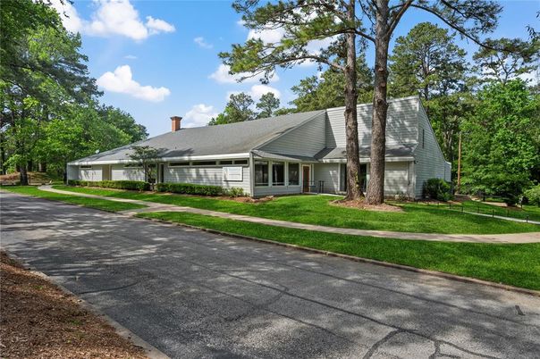 Attached, Exterior, Facade, Ranch