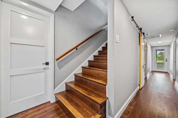 Interior, Recessed Lighting, Wood Texture Flooring
