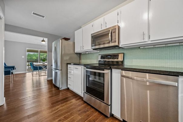 Dining room, Interior, Kitchen, Stainless Steel Appliances, Wood Texture Flooring