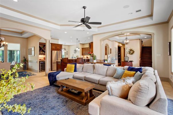 Chandelier, Dining room, Interior, Kitchen, Living room, Pendant Lights, Recessed Lighting, Stainless Steel Appliances