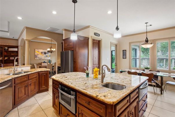 Dining room, Interior, Kitchen, Pendant Lights, Recessed Lighting, Stainless Steel Appliances