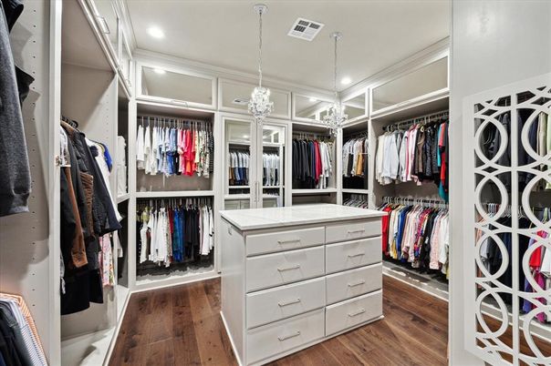 Interior, Pendant Lights, Recessed Lighting, Walk-in Closets, Wood Texture Flooring