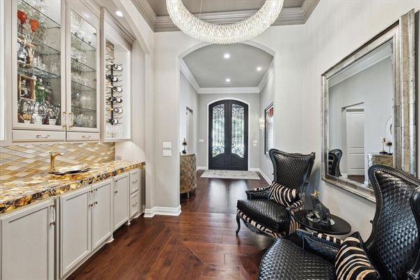 Interior, Recessed Lighting, Wood Texture Flooring