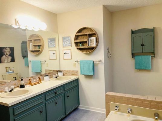 Bathroom, Dual Sink Vanities, Interior