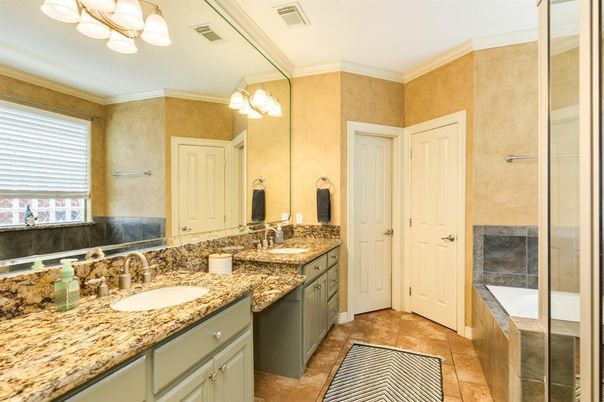 Bathroom, Dual Sink Vanities, Interior