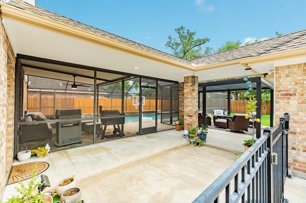 Exterior, Hot Tub