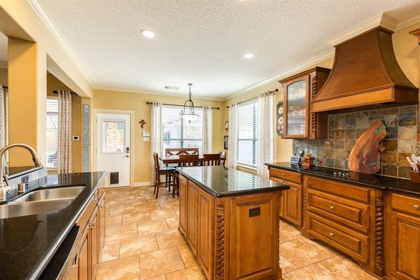 Dining room, Interior, Kitchen, Pendant Lights, Recessed Lighting