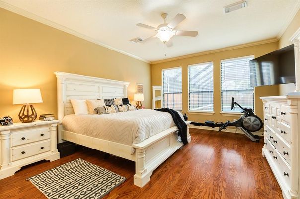 Bedroom, Fitness Equipment, Interior, Wood Texture Flooring