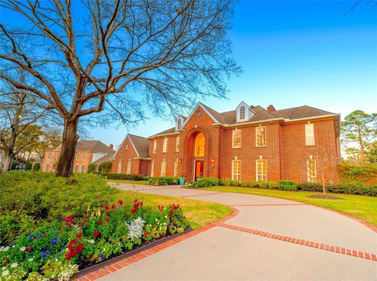 Backyard, Exterior, Facade, Brick Facade, French Provincial